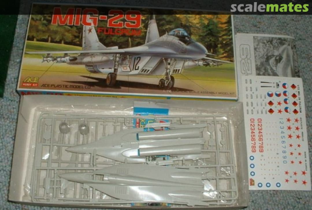 Contents MiG-29 Fulcrum 1040 ACE Hobby Kit