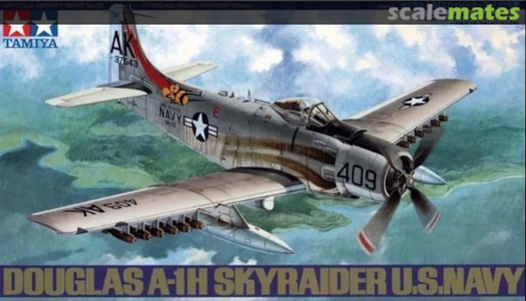 Boxart Douglas A-1H Skyraider 61058 Tamiya