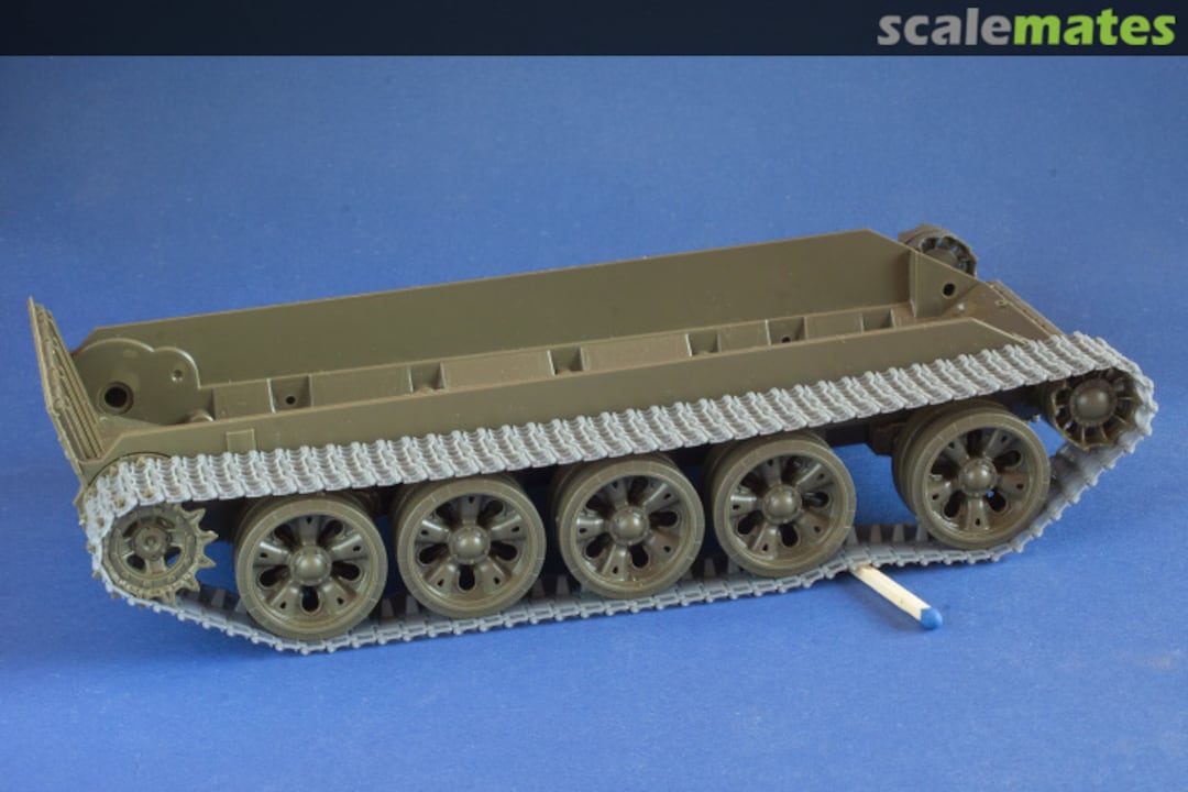 Boxart OSMh type Tracks for T-54, T-55, T-62, ZSU-23/2, Tiran (4,5,6), Achzarit (early), PLA Type 59/69 T-35010 QUICKTRACKS