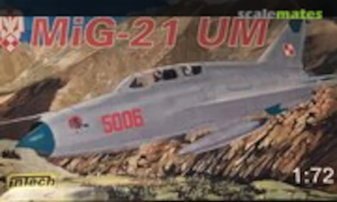 1:72 Mig-21UM (Intech 2822-413)