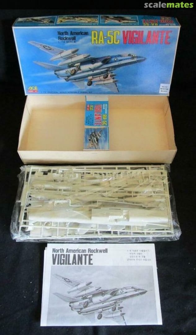 Contents RA-5C Vigilante 1033 ACE Hobby Kit