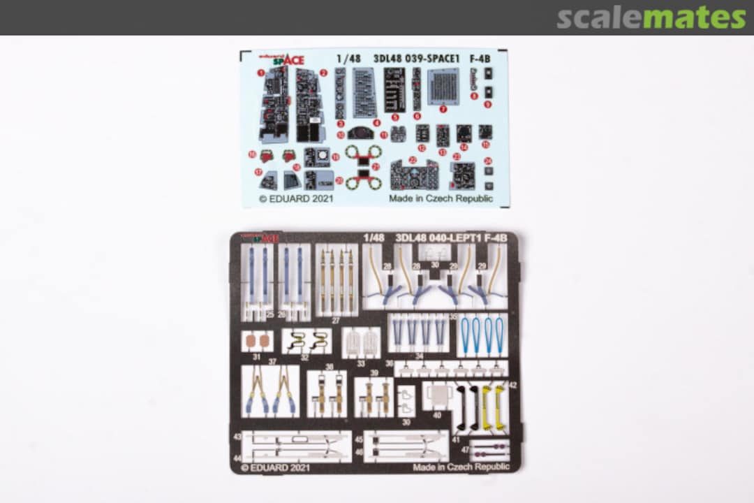 Contents F-4B 3DL48040 Eduard