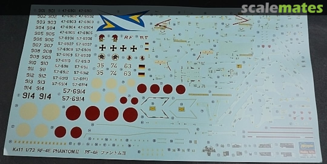 Contents RF-4E Phantom II 04111 Hasegawa