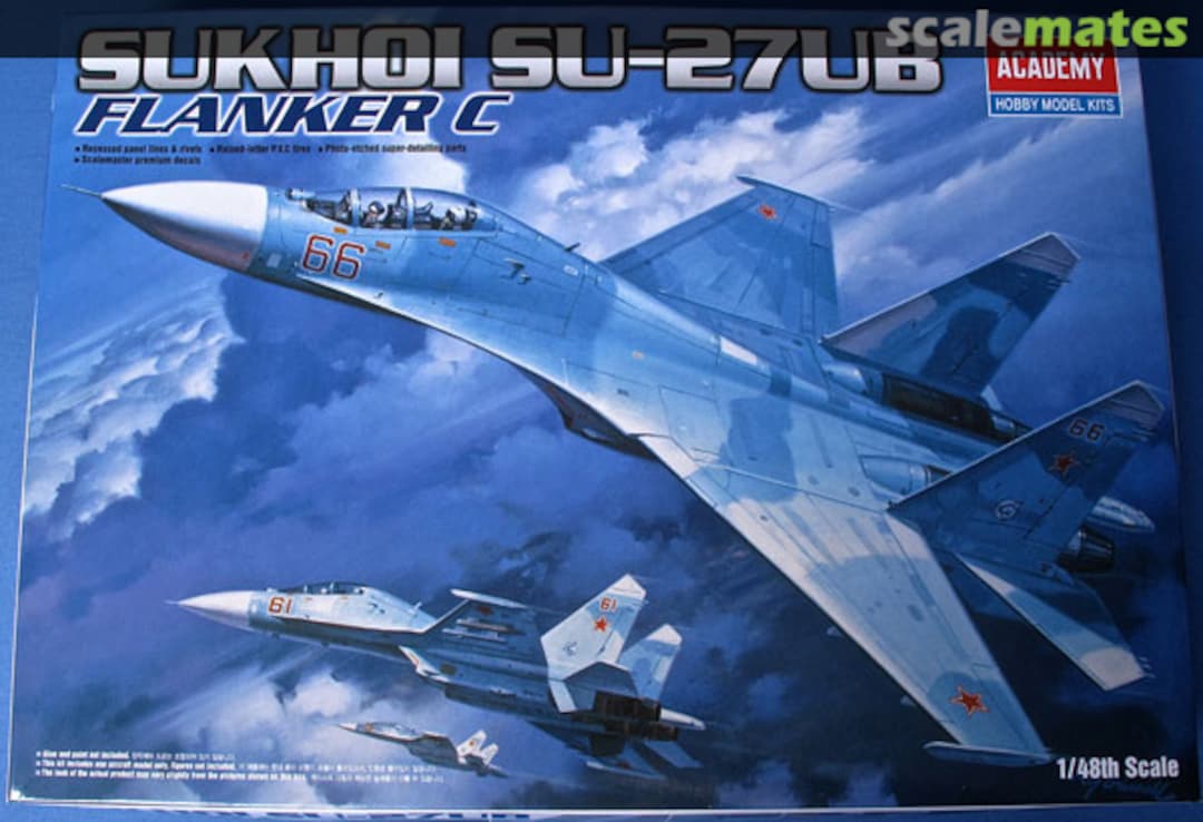 Boxart Sukhoi Su-27UB Flanker C 2140 Academy